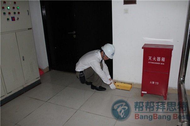 如何正確挑選及使用粘鼠板控蟲公司來(lái)教你